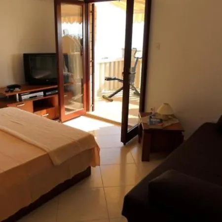 Hetenika Appartement *